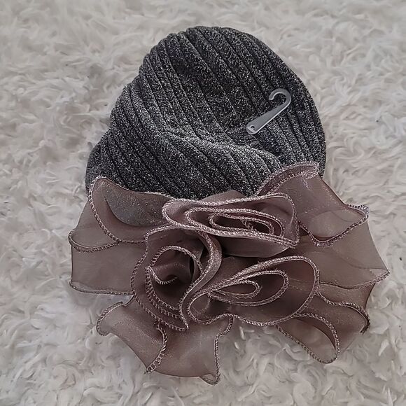 Silver Hat with Floral Design Sz One Size - Picture 2 of 6